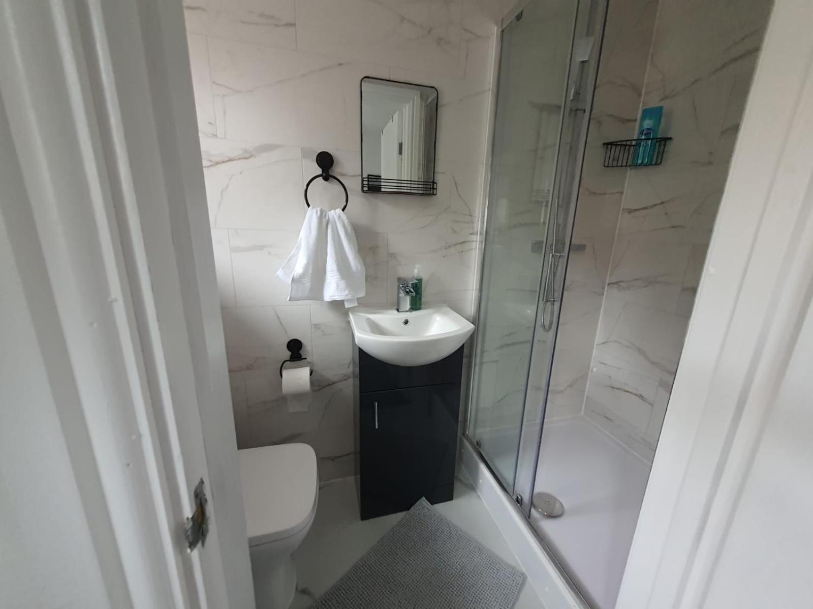 Privatunterkunft Private & En-suite Bathroom - Long Term & Contractors Welcomed